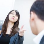 無意識のクセから見抜く要注意な人